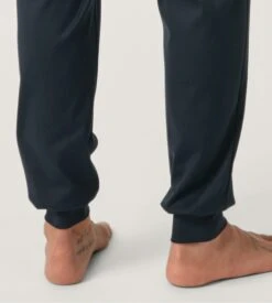 Pyjama Homme Calida Relax Comfy 5 Dark Sapphire - Ensemble Coton à Imprimé Graphique -Lingerie Sipp pyj h u long droit interlock lourd 479 dark sapphire bleu 11