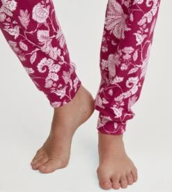 Calida Sweet Dreams Dahlia Pink Floral Print Cotton Pajamas with Elastic Cuffs 11 Calida Sweet Dreams Dahlia Pink Floral Print Cotton Pajamas with Elastic Cuffs -Lingerie Sipp pyjama bords resseres coton rose dahlia pink 4