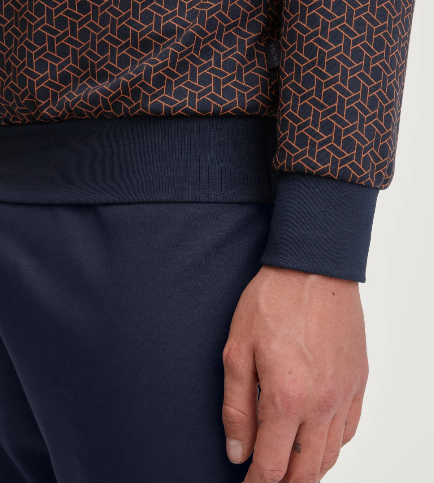 Calida Pyjama Homme à Bords élastique Et Col Tunisien Relax Choice Dark Sapphire 8 Calida Pyjama Homme à Bords élastique Et Col Tunisien Relax Choice Dark Sapphire – Image 6