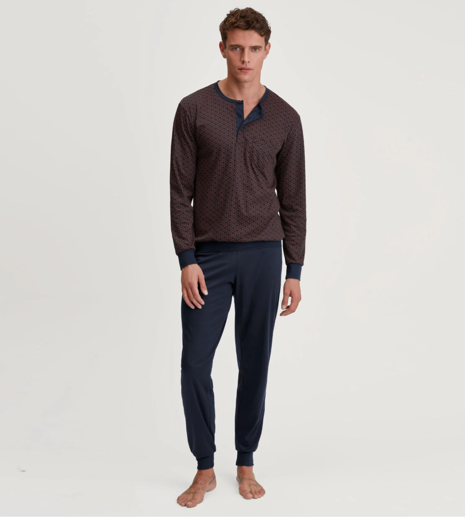 Calida Pyjama Homme à Bords élastique Et Col Tunisien Relax Choice Dark Sapphire 3 Calida Pyjama Homme à Bords élastique Et Col Tunisien Relax Choice Dark Sapphire