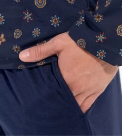 Pyjama Long Homme HOM Mandala Bleu Marine – Ensemble Coton & Modal Col V -Lingerie Sipp pyjama long mandala bleu marine 5