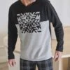 Pyjama Polaire Noir Pantalon à Carreaux Et Haut Imprimé Flocon De Neige -Lingerie Sipp pyjama polaire noir pour homme