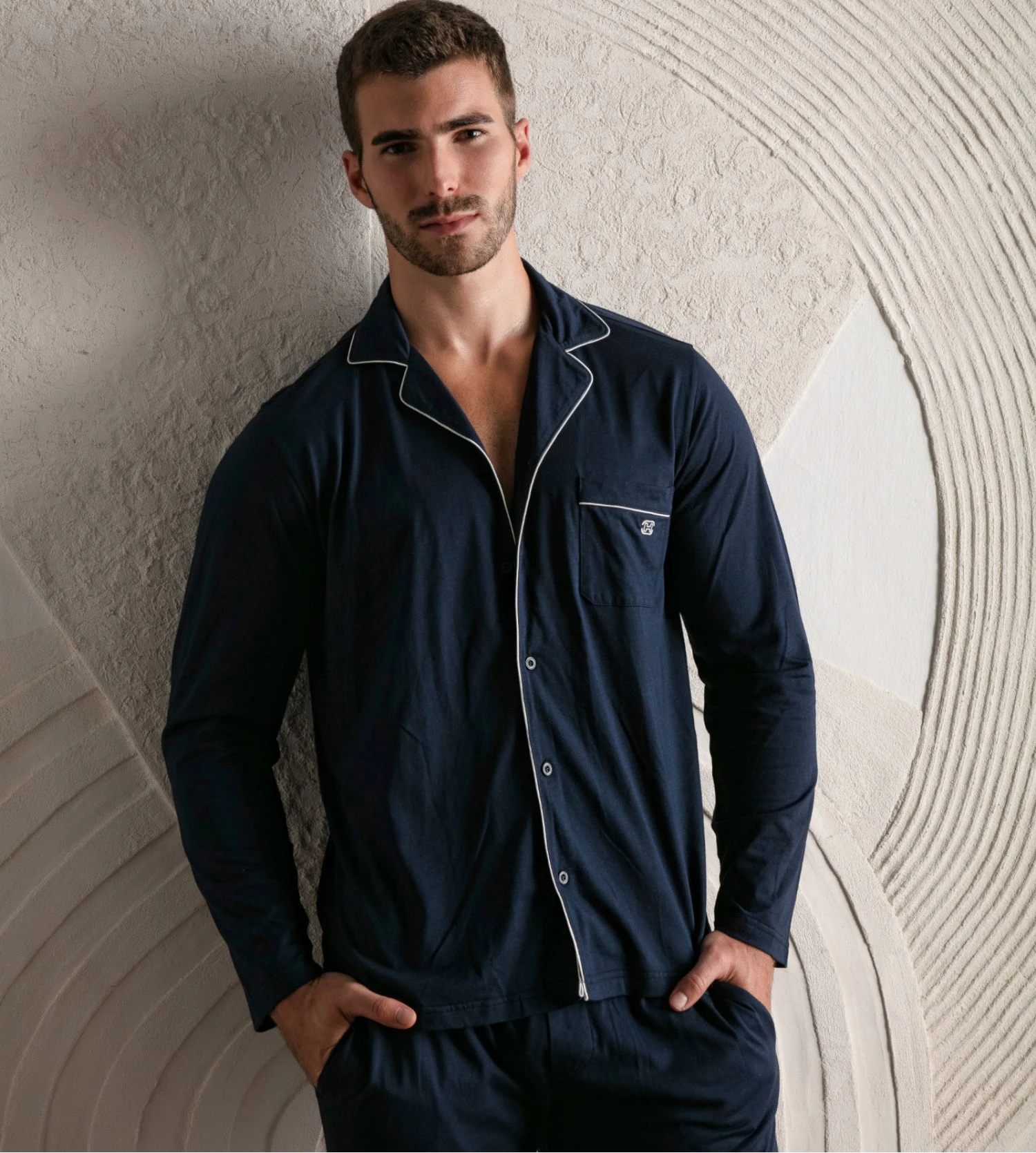 Hom Rafael Pyjama Long en Coton et Modal - Chemise Boutonnée Bleu Marine Homme 8 Hom Rafael Pyjama Long en Coton et Modal - Chemise Boutonnée Bleu Marine Homme – Image 6
