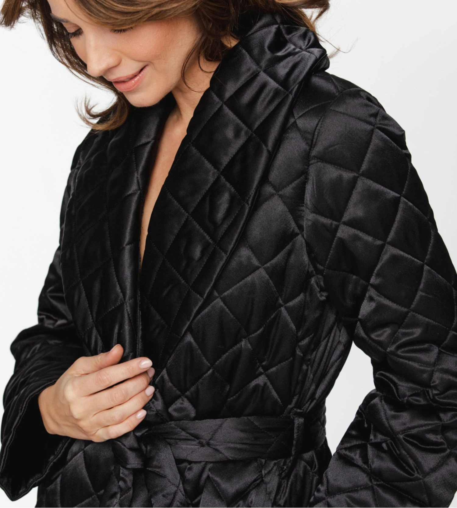 Coemi Déshabillé Matelassé en Satin Noir – Kimono Long de Luxe Rima 5 Coemi Déshabillé Matelassé en Satin Noir – Kimono Long de Luxe Rima – Image 3