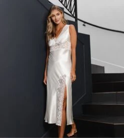 Nuisette Longue En Satin Et Dentelle Crème