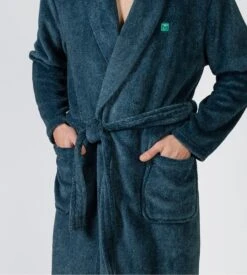 Robe de Chambre Massana Bleu Profond en Pilou Ultra Doux – Peignoir Homme à Col Châle 8 Robe de Chambre Massana Bleu Profond en Pilou Ultra Doux – Peignoir Homme à Col Châle -Lingerie Sipp robe de chambre pilou homme 2