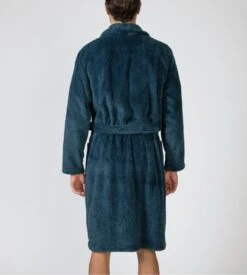 Robe de Chambre Massana Bleu Profond en Pilou Ultra Doux – Peignoir Homme à Col Châle 9 Robe de Chambre Massana Bleu Profond en Pilou Ultra Doux – Peignoir Homme à Col Châle -Lingerie Sipp robe de chambre pilou homme 3