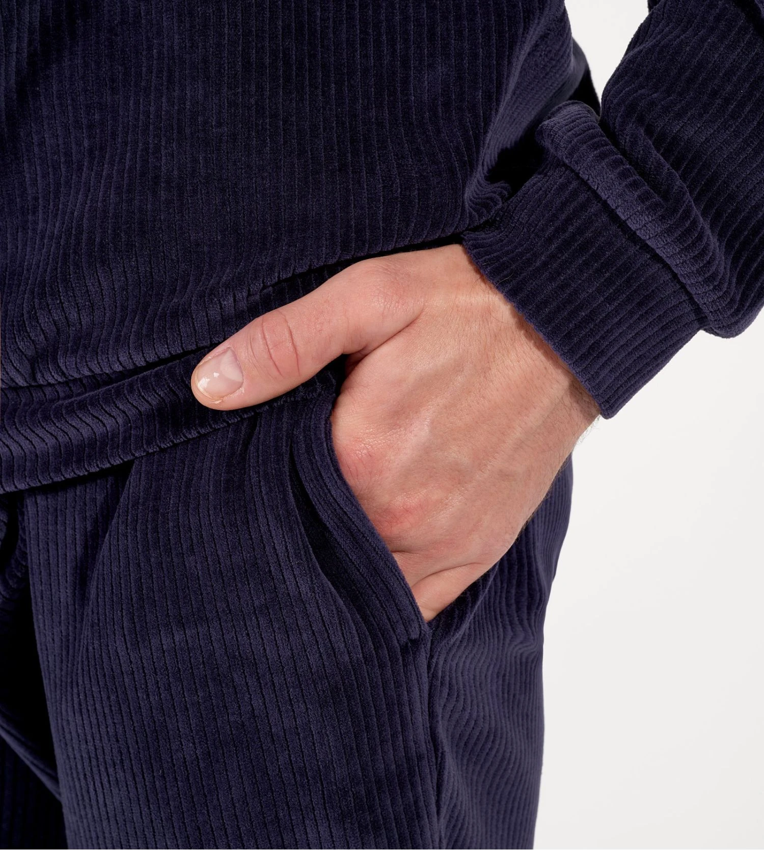 HOM Ronnie Bleu Marine Velours Côtelé Logo Brodé – Pyjama Homme Streetwear 9 HOM Ronnie Bleu Marine Velours Côtelé Logo Brodé – Pyjama Homme Streetwear – Image 7