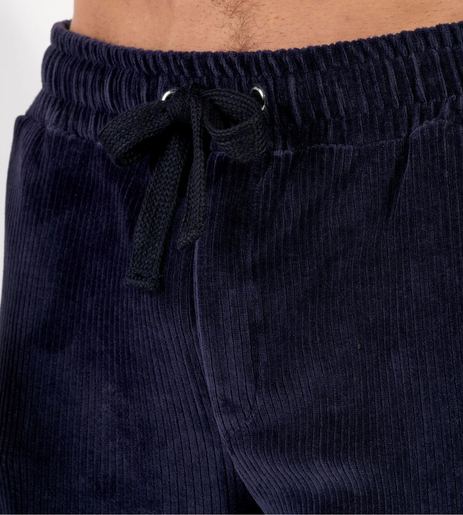 HOM Ronnie Bleu Marine Velours Côtelé Logo Brodé – Pyjama Homme Streetwear 10 HOM Ronnie Bleu Marine Velours Côtelé Logo Brodé – Pyjama Homme Streetwear – Image 8