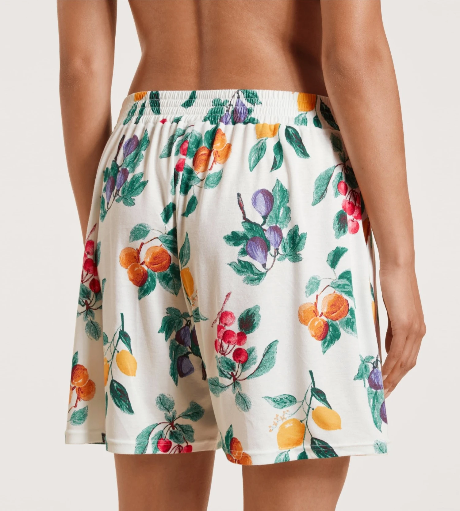 Calida Short Femme Favourites Fruits Star White – Short d’Intérieur Imprimé en Coton et Tencel 5 Calida Short Femme Favourites Fruits Star White – Short d’Intérieur Imprimé en Coton et Tencel – Image 3