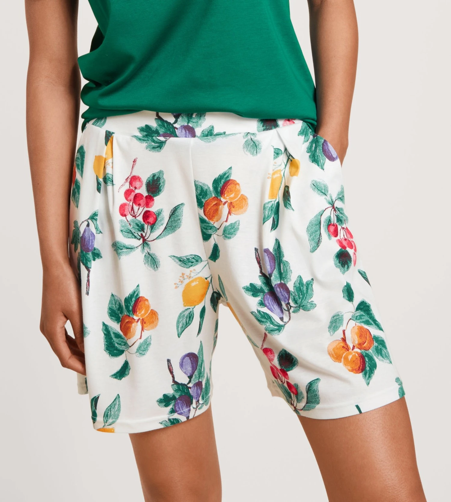 Calida Short Femme Favourites Fruits Star White – Short d’Intérieur Imprimé en Coton et Tencel 3 Calida Short Femme Favourites Fruits Star White – Short d’Intérieur Imprimé en Coton et Tencel