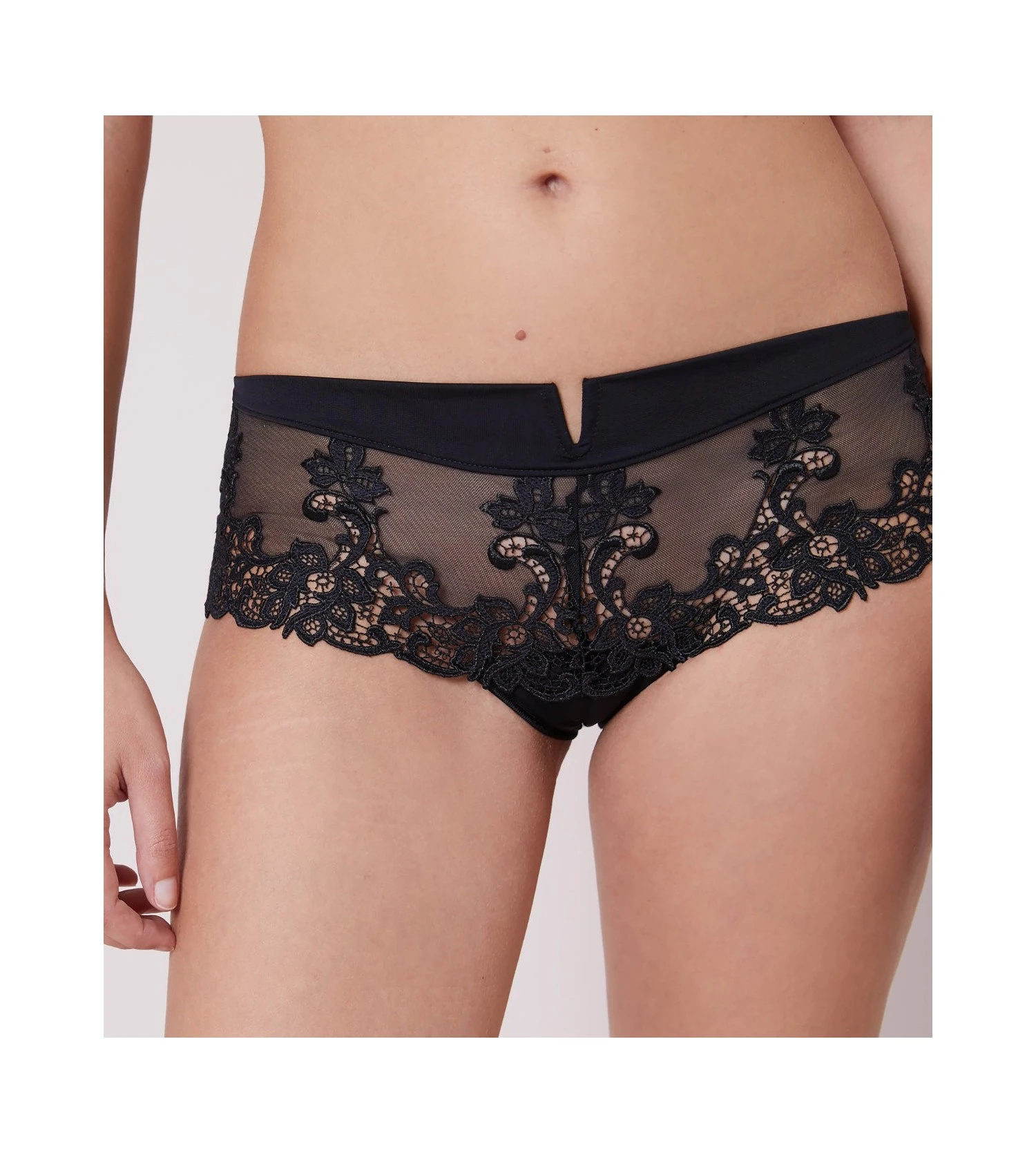 Simone Perele Shorty Saga Noir 6 Simone Perele Shorty Saga Noir – Image 4