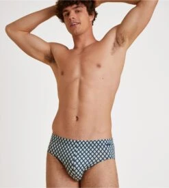 Calida Grafic Cotton Slip Midi pour Homme – Bleu Insignia à Motif Géométrique 11 Calida Grafic Cotton Slip Midi pour Homme – Bleu Insignia à Motif Géométrique -Lingerie Sipp slip midi homme 792 insignia blue print 3