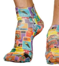 Wigglesteps Summer Post Sneaker Socks – Vintage Beach Print Moisture-Wicking Men's Socks 7 Wigglesteps Summer Post Sneaker Socks – Vintage Beach Print Moisture-Wicking Men's Socks -Lingerie Sipp socquettes sneaker summer post imprime multicolore 1