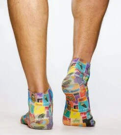 Wigglesteps Summer Post Sneaker Socks – Vintage Beach Print Moisture-Wicking Men's Socks 9 Wigglesteps Summer Post Sneaker Socks – Vintage Beach Print Moisture-Wicking Men's Socks -Lingerie Sipp socquettes sneaker summer post imprime multicolore 3