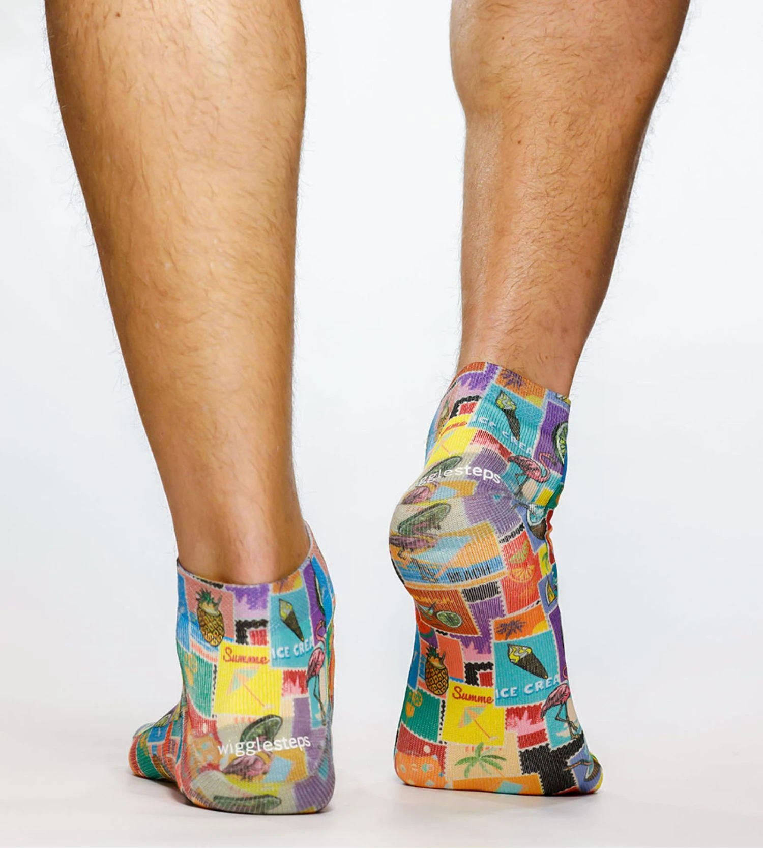 Wigglesteps Summer Post Sneaker Socks – Vintage Beach Print Moisture-Wicking Men's Socks 6 Wigglesteps Summer Post Sneaker Socks – Vintage Beach Print Moisture-Wicking Men's Socks – Image 4