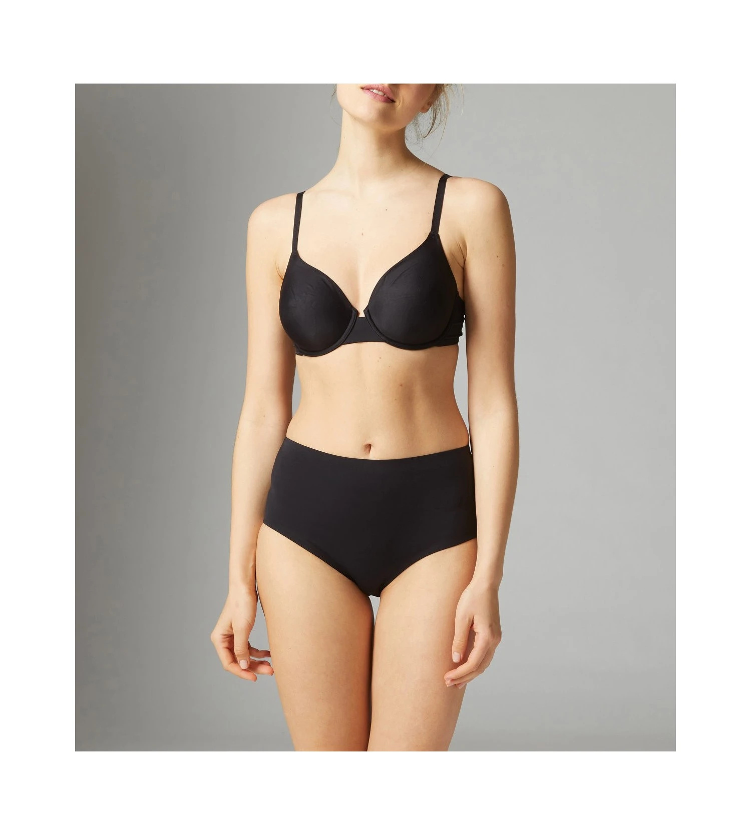 Simone Perele Essentiel Noir – Soutien-gorge Moulé Invisible à Bretelles Multi-positions 6 Simone Perele Essentiel Noir – Soutien-gorge Moulé Invisible à Bretelles Multi-positions – Image 4