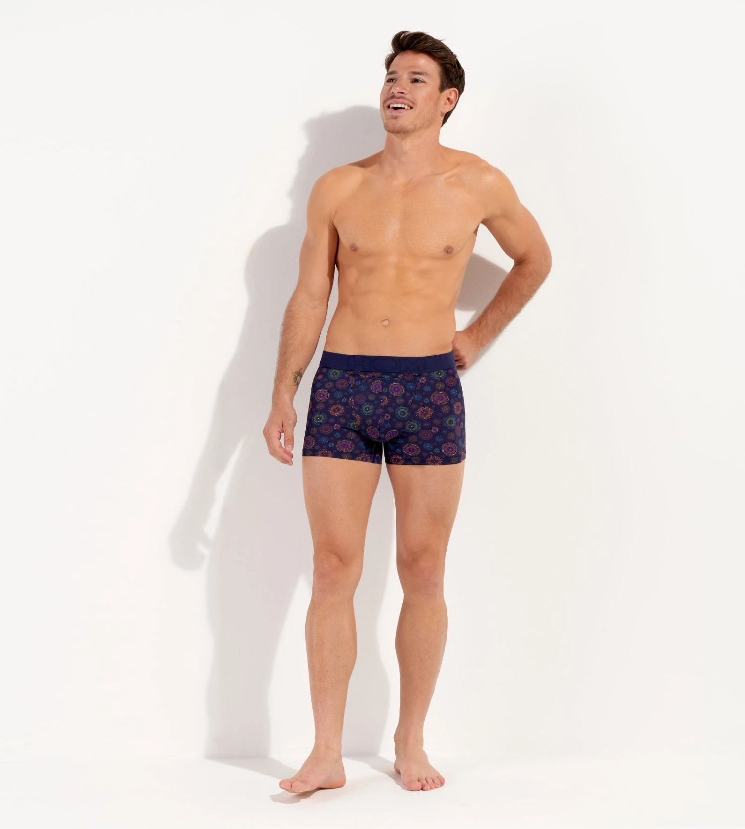 Hom Boxer Spectra HO1 Bleu Marine – Sous-vêtement Homme à Ouverture Horizontale 8 Hom Boxer Spectra HO1 Bleu Marine – Sous-vêtement Homme à Ouverture Horizontale – Image 6
