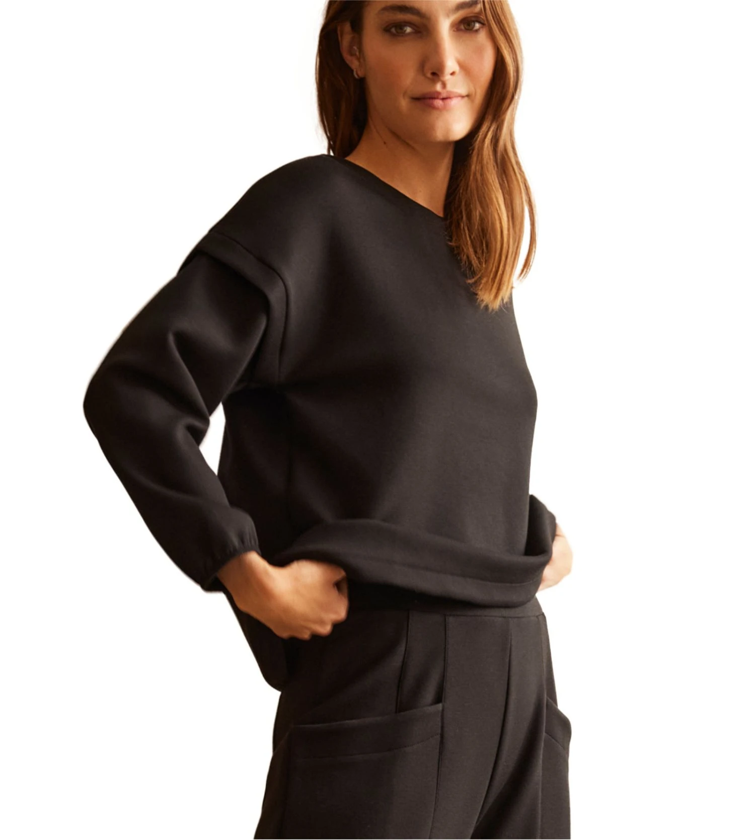 Ysabel Mora Urban Noir – Sweatshirt Col Rond en Viscose Douce pour Femme 4 Ysabel Mora Urban Noir – Sweatshirt Col Rond en Viscose Douce pour Femme – Image 2