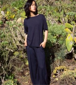 Calida T-Shirt à Manches Courtes Dark Lapis Bleu – DSW Balancing SeaCell Relaxed Fit 12 Calida T-Shirt à Manches Courtes Dark Lapis Bleu – DSW Balancing SeaCell Relaxed Fit -Lingerie Sipp t shirt nuit mc f dark lapis blue bleu 4