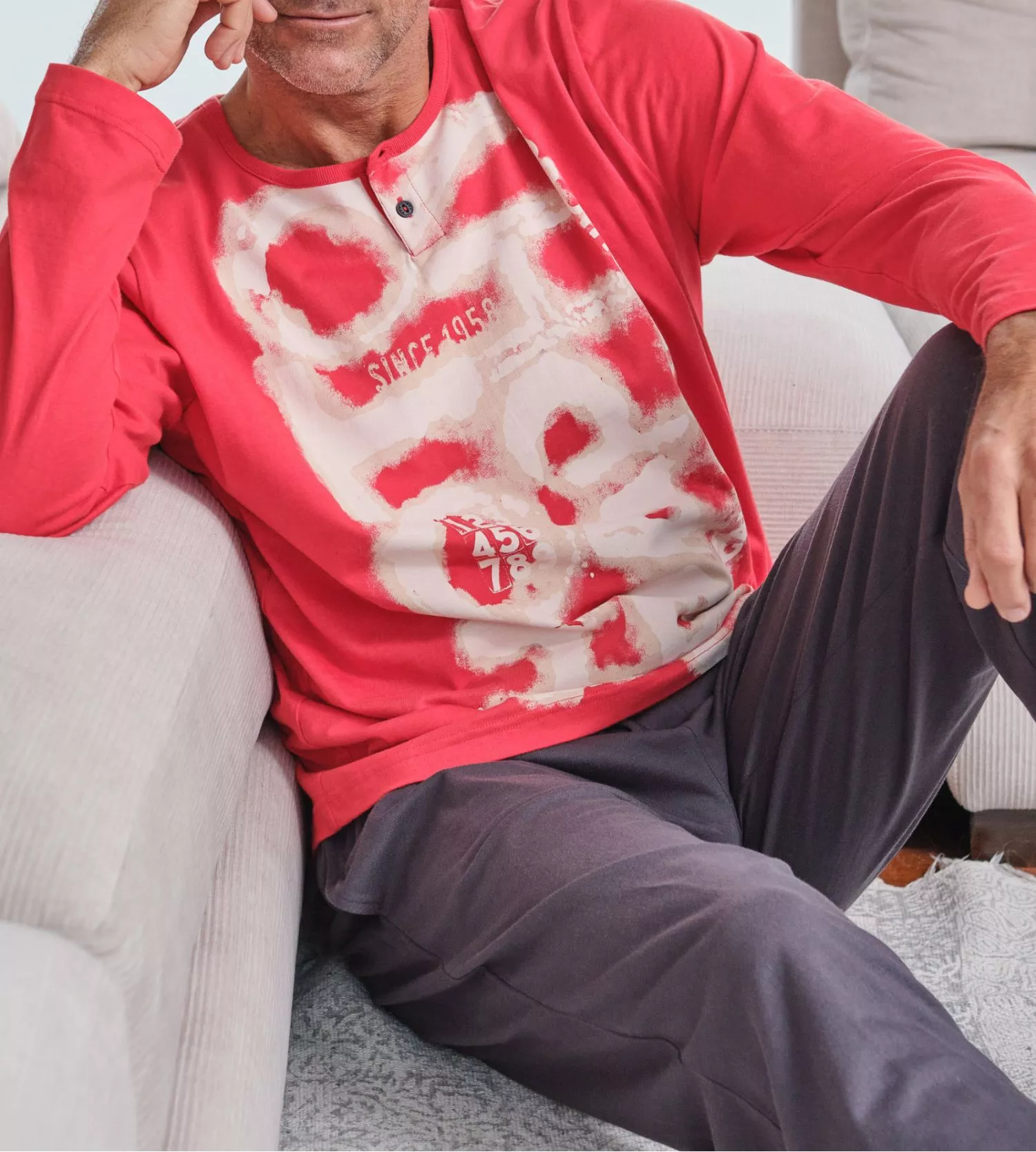 Pyjama Homme Massana en Coton Rouge et Gris – Ensemble Hiver Col Tunisien avec Pantalon Uni 3 Pyjama Homme Massana en Coton Rouge et Gris – Ensemble Hiver Col Tunisien avec Pantalon Uni