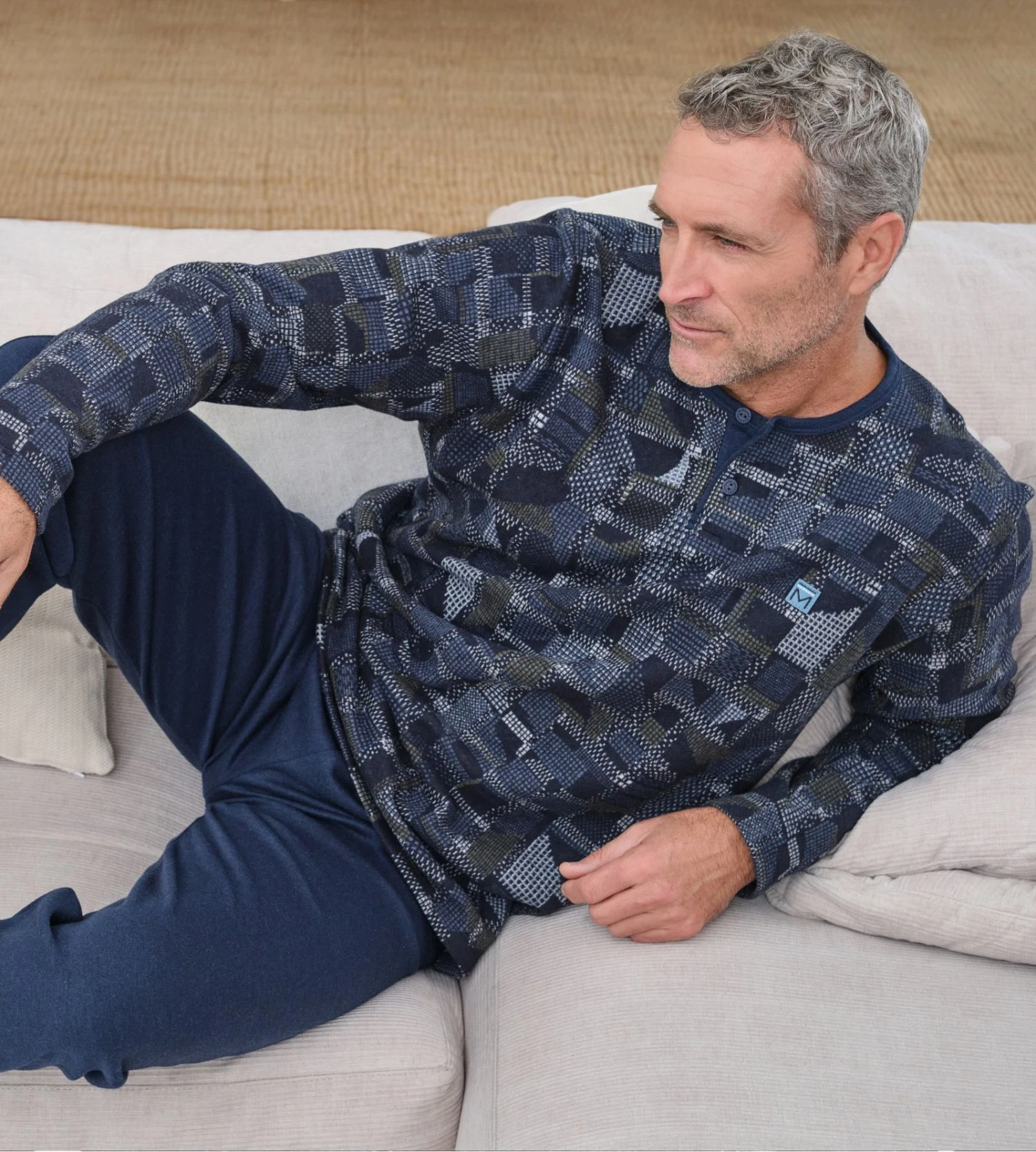 Pyjama Homme Massana Polaire Bleu – Ensemble d’Hiver Col Tunisien et Pantalon Droit 3 Pyjama Homme Massana Polaire Bleu – Ensemble d’Hiver Col Tunisien et Pantalon Droit