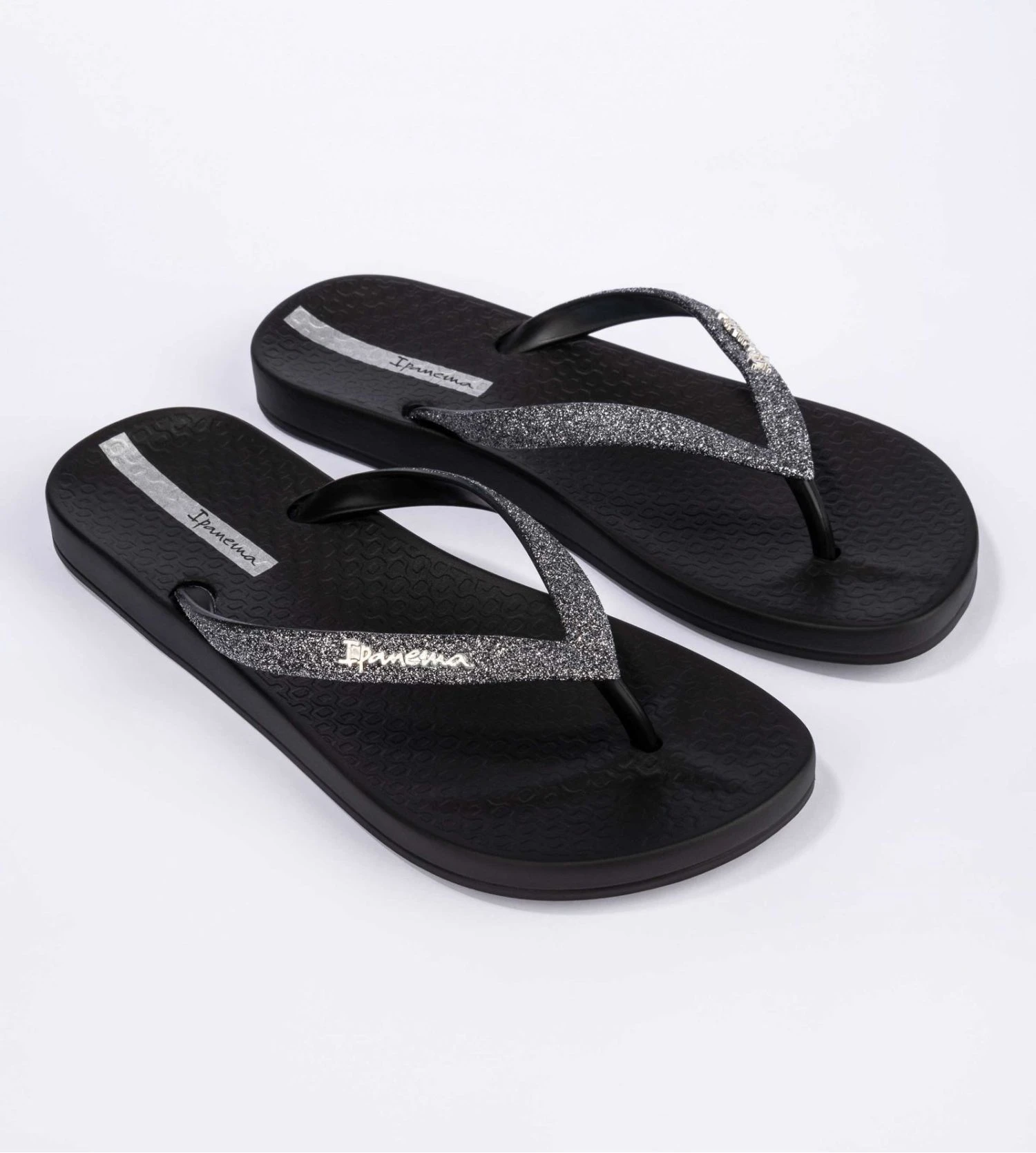 Ipanema Anatomica Lolita Noir - Tongs Femme avec Brides à Paillettes et Logo Argenté 3 Ipanema Anatomica Lolita Noir - Tongs Femme avec Brides à Paillettes et Logo Argenté