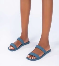 Sandales Ipanema Fever Slide Femme Bleues – Design Tissé et Semelle Carrée -Lingerie Sipp tong fever slid af003 blue bleu 3