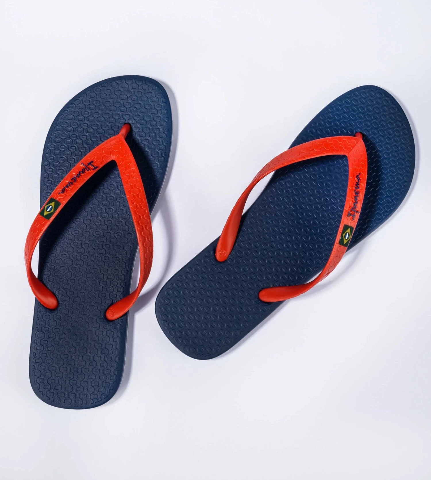 Ipanema Classica Brasil II Homme Bleu et Rouge – Tongs Sportives avec Drapeau du Brésil 4 Ipanema Classica Brasil II Homme Bleu et Rouge – Tongs Sportives avec Drapeau du Brésil – Image 2