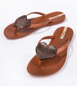 Ipanema Maxi Fashion II Brown – Tongs Femme avec Détail Cœur et Signature Dorée 9 Ipanema Maxi Fashion II Brown – Tongs Femme avec Détail Cœur et Signature Dorée -Lingerie Sipp tongs maxi fashion ii 35 36 1 ag516 brown brown brun 3