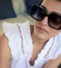 Oscalito Blanc – Top Sans Manches en Coton Jersey avec Broderie Macramé et Épaules Volantées -Lingerie Sipp top en coton jersey macrame blanc 2