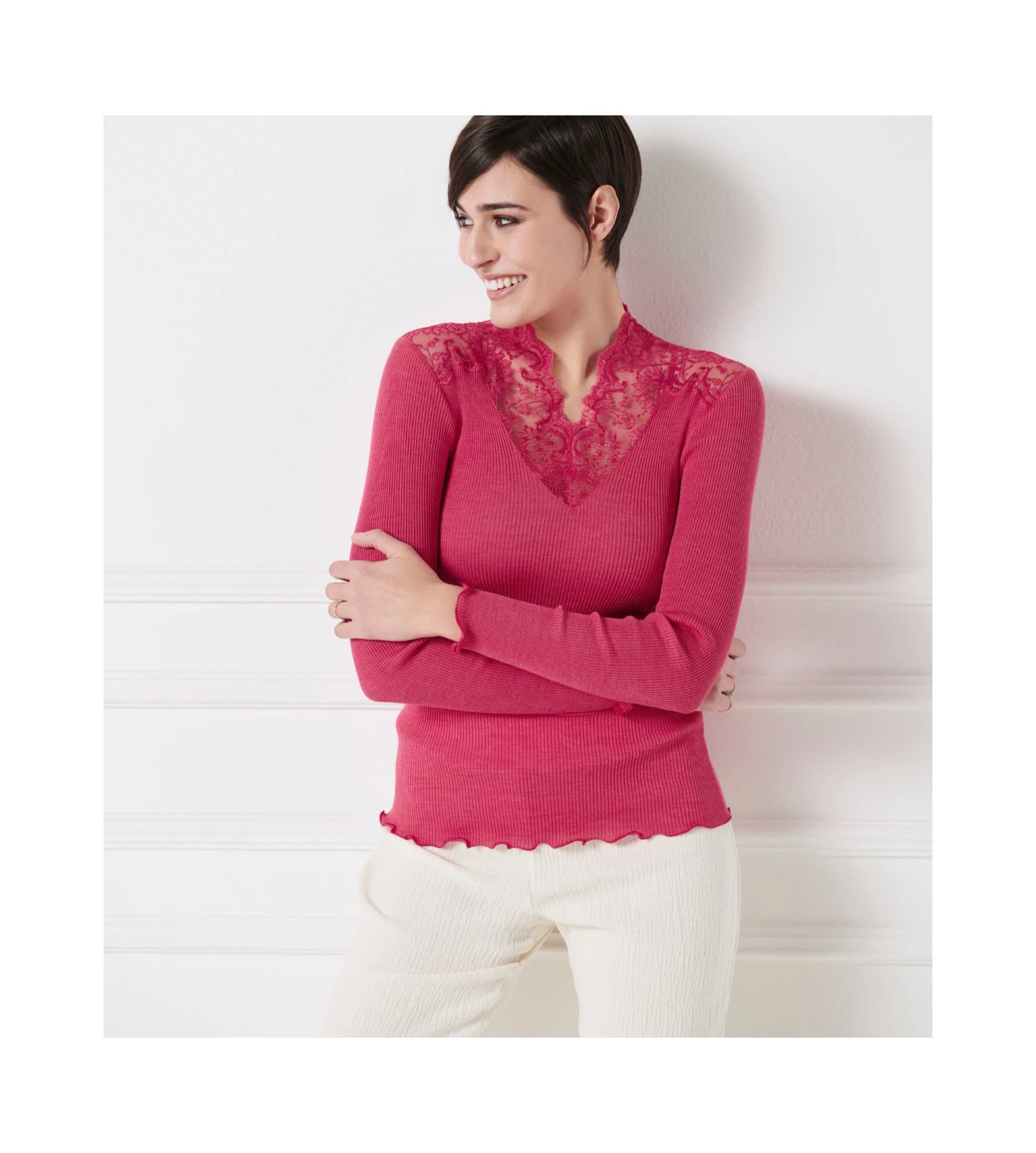 Oscalito Top Laine & Soie Fushia - Col Dentelle de Calais Leavers & Maille Fine Côtelée 8 Oscalito Top Laine & Soie Fushia - Col Dentelle de Calais Leavers & Maille Fine Côtelée – Image 6