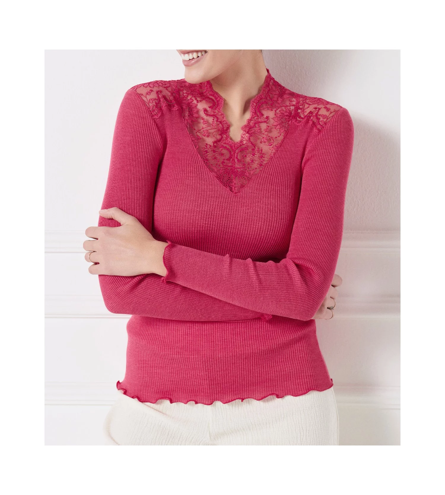 Oscalito Top Laine & Soie Fushia - Col Dentelle de Calais Leavers & Maille Fine Côtelée 3 Oscalito Top Laine & Soie Fushia - Col Dentelle de Calais Leavers & Maille Fine Côtelée