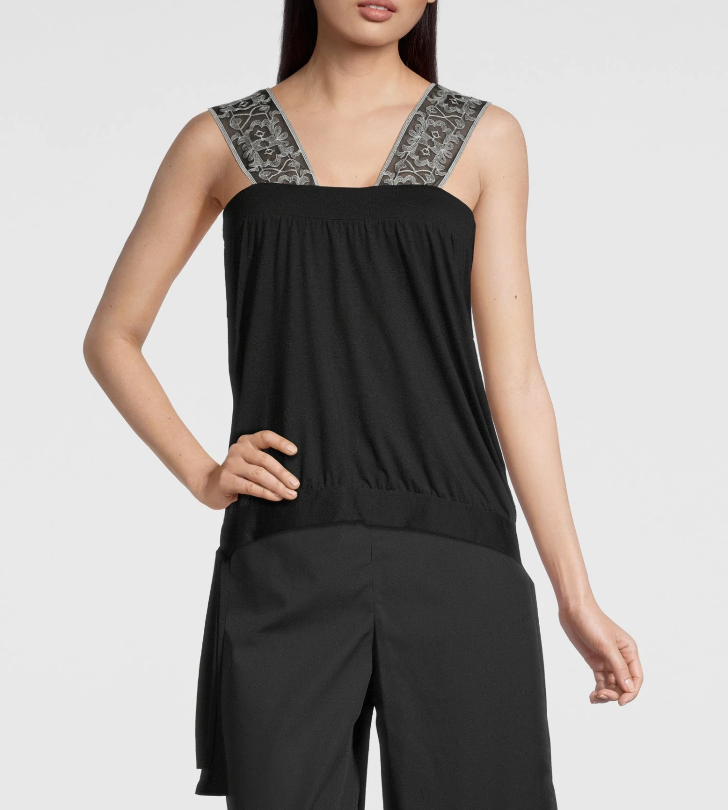 Oscalito Top Sans Manches Noir en Modal et Tulle Brodé Liberty avec Rubans 5 Oscalito Top Sans Manches Noir en Modal et Tulle Brodé Liberty avec Rubans – Image 3