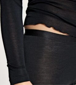 Calida Pull True Confidence Noir – Top Col Roulé Laine Mérinos & Soie -Lingerie Sipp top manches longues col roule noir 5