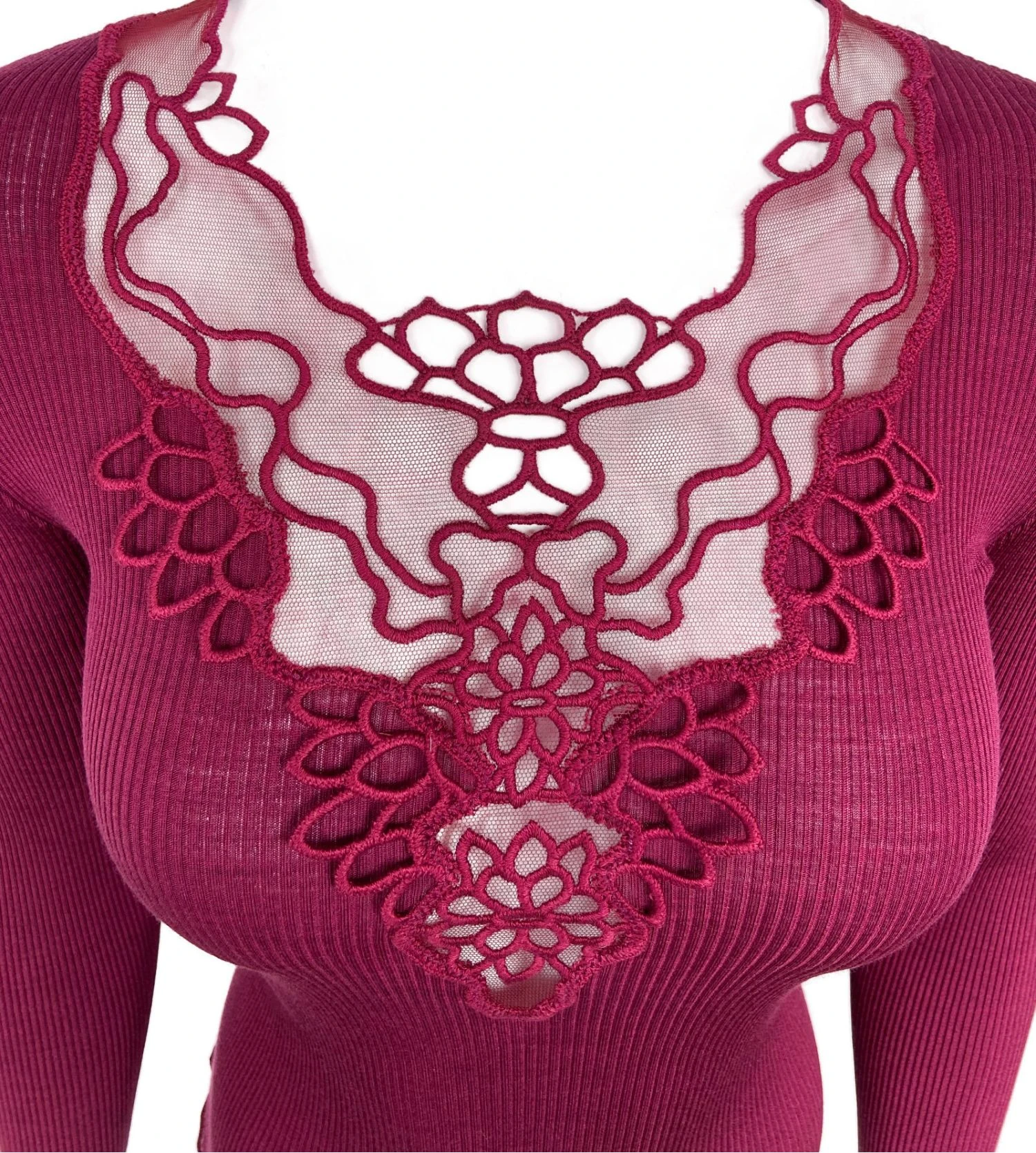 Top Laine & Soie Décolleté Macramé Sangria 4 Top Laine & Soie Décolleté Macramé Sangria – Image 2