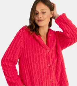 Massana Veste Pilou à Capuche Rouge – Robe de Chambre Courte Polaire Boutonnée 8 Massana Veste Pilou à Capuche Rouge – Robe de Chambre Courte Polaire Boutonnée -Lingerie Sipp veste bout capuche uni 299 rouge 2