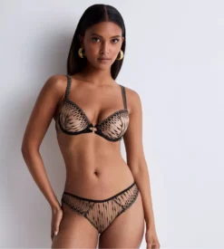 Aubade Voodoo Kiss Push-Up Bra in Millenium Black - French Embroidery Heart Neckline -Lingerie Sipp voodoo kiss sg coque plunge millenium black 4